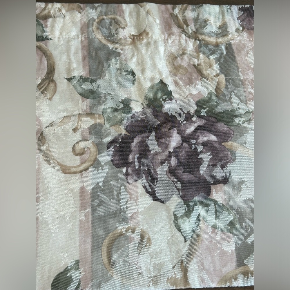 CROSCILL CHAMBORD CASSIS FLORAL PURPLE ROSES WINDOW VALANCE 88 X 17.5 ~ USA